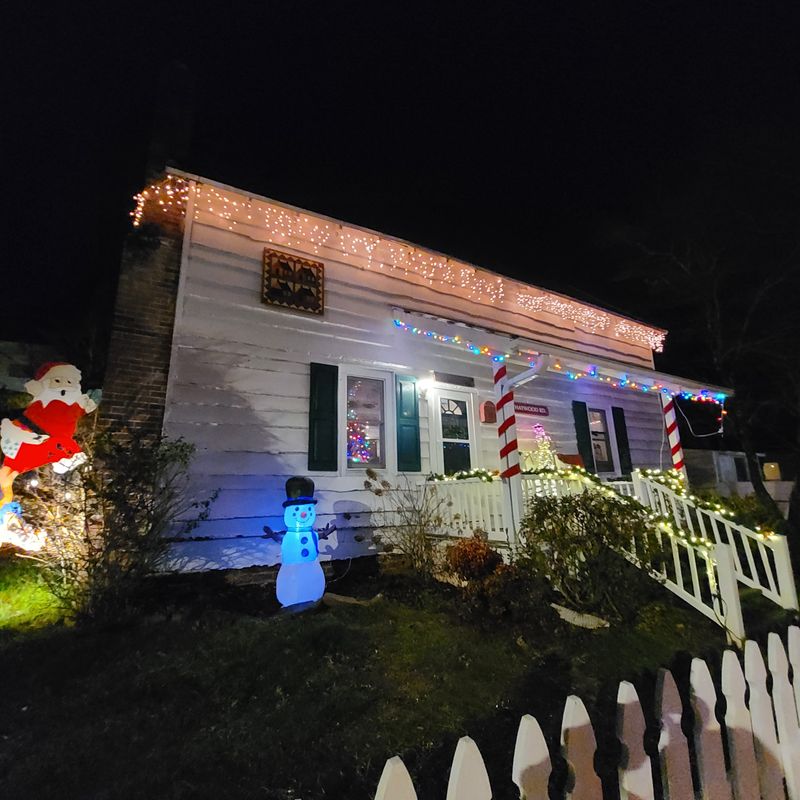 Dillsboro – Lights & Luminaries by the River