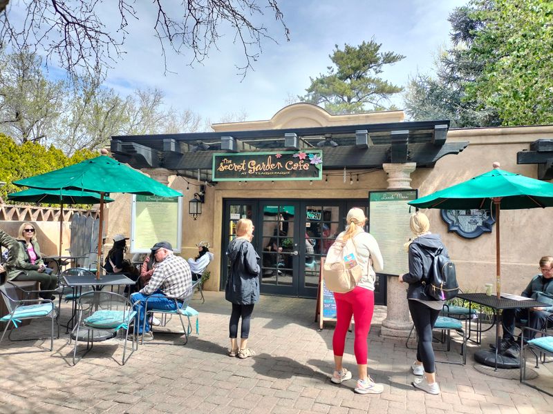 Dining That Matches The Ambiance