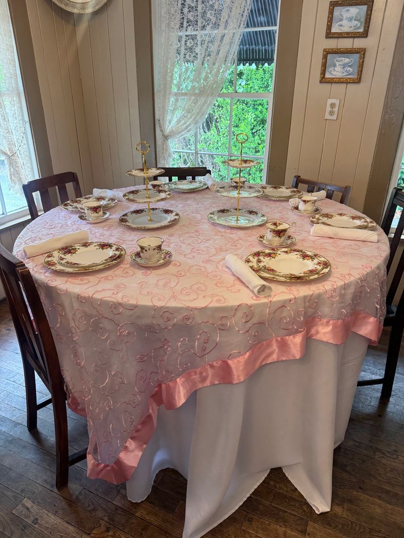 Four Friends Tea Room And Gifts