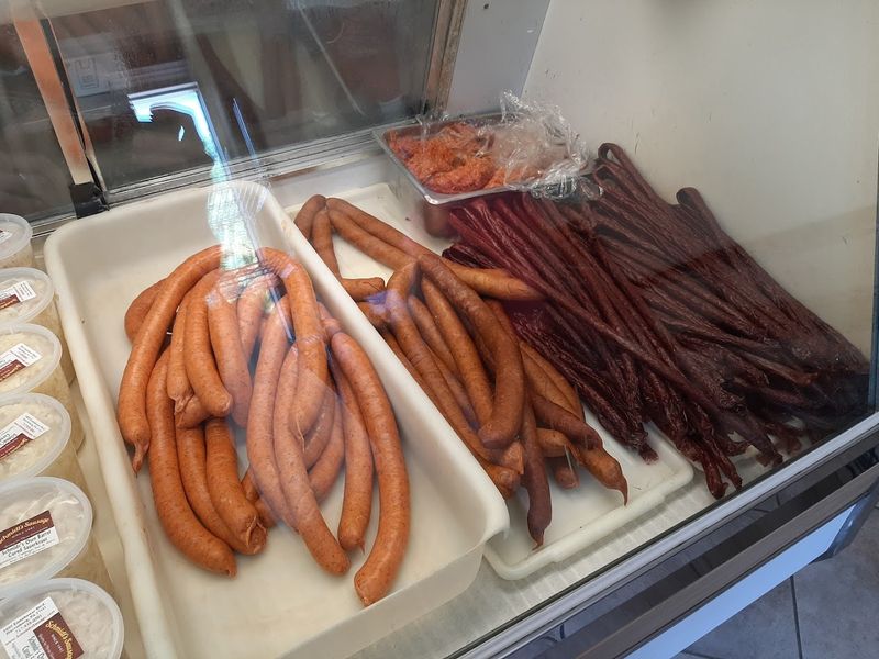 Handcrafted Bratwurst That Earns Repeat Road Trips