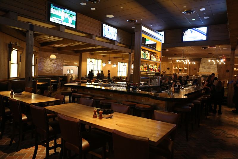 Fourteen Places To Eat Without Leaving The Building