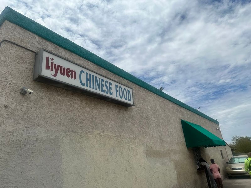 Liyuen, Phoenix
