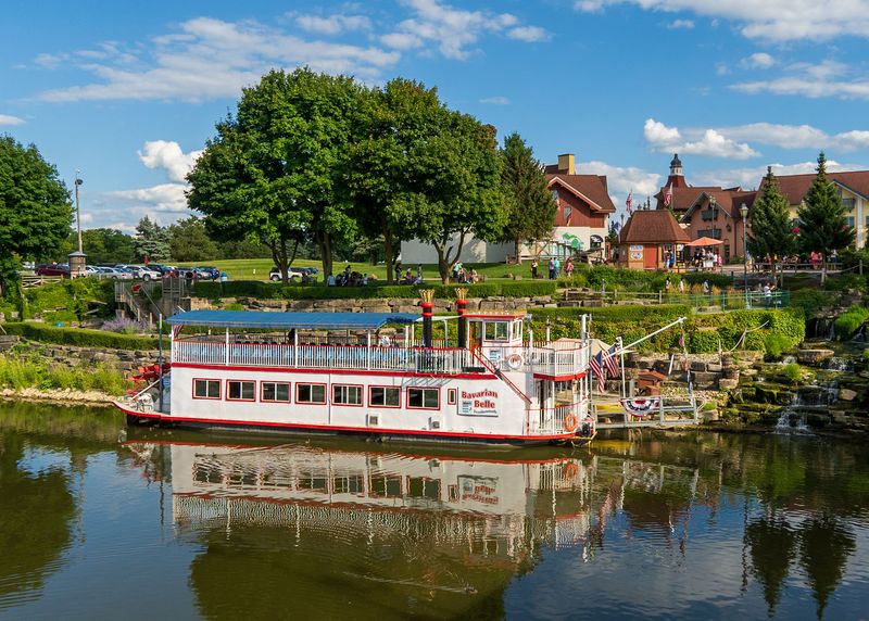 Riverboat Sightseeing With Historical Notes