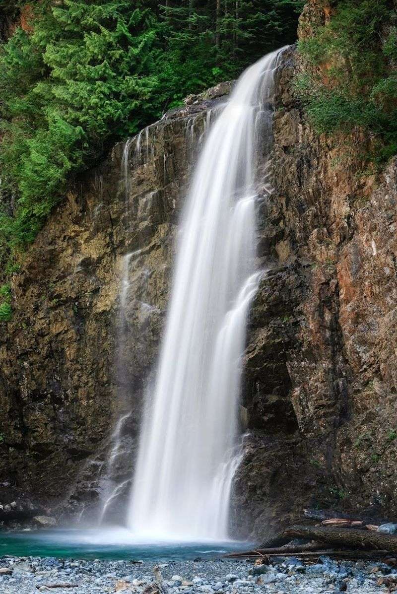 Franklin Falls Trail, Snoqualmie Pass Franklin Falls Trail, Snoqualmie Pass
