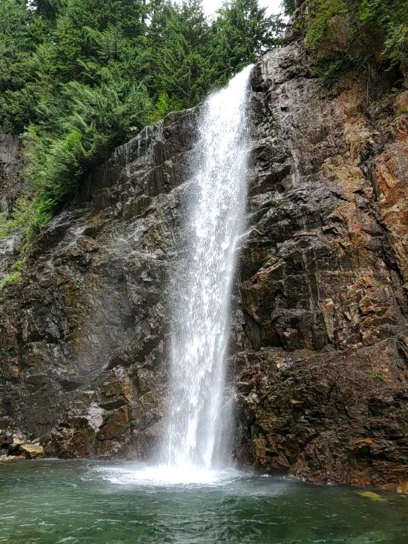 Franklin Falls and Its Misty Roar