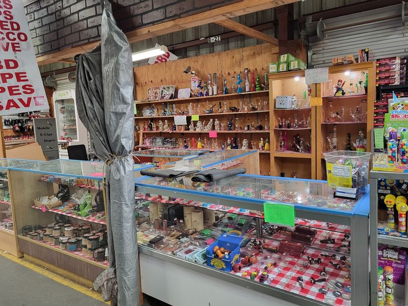 Frank's Rocks Is A Hidden Treasure Inside The Market Frank's Rocks Is A Hidden Treasure Inside The Market