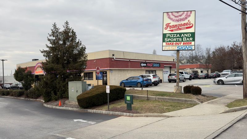 Franzone's Pizzeria, Restaurant & Sports Bar, Conshohocken