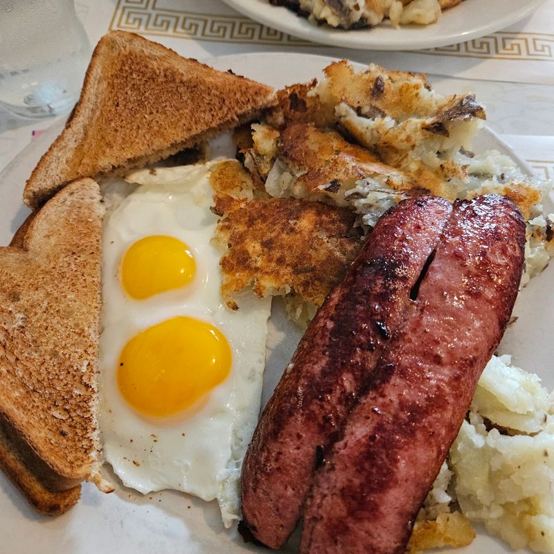 Fred's Diner, Akron