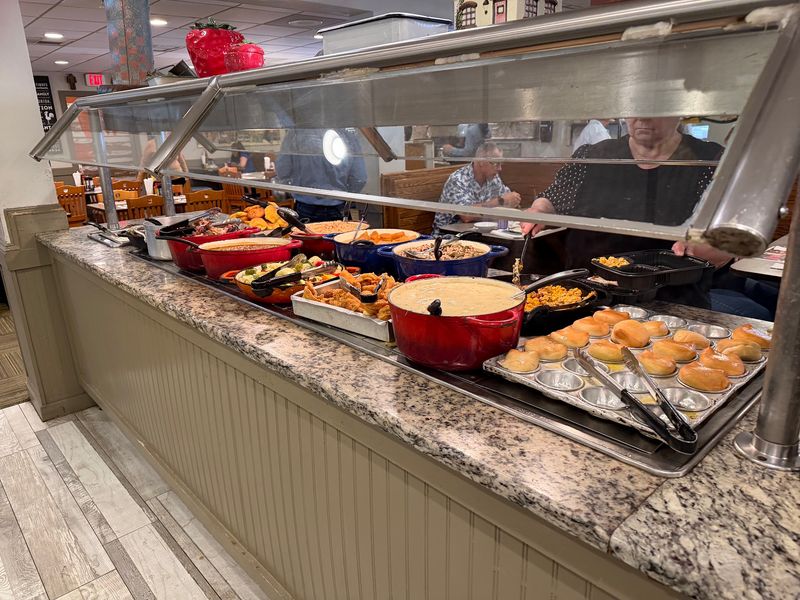 Fred's Market Restaurant: Plant City's Country Buffet Royalty