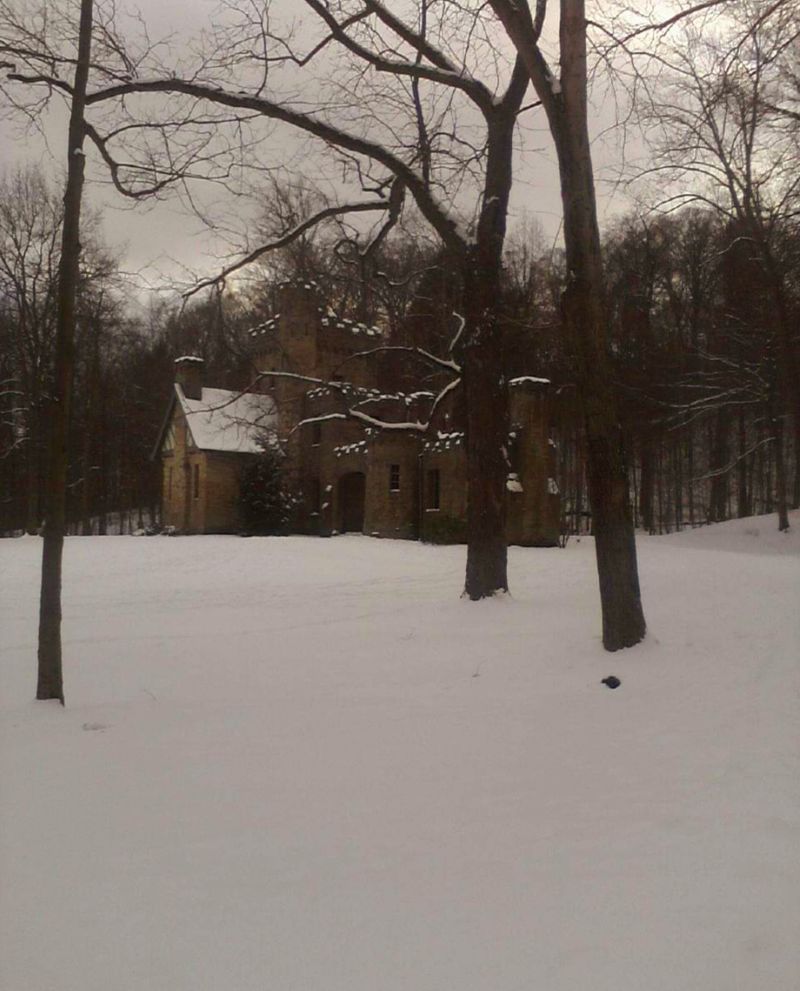 The Castle After Dark Creates Unique Atmosphere