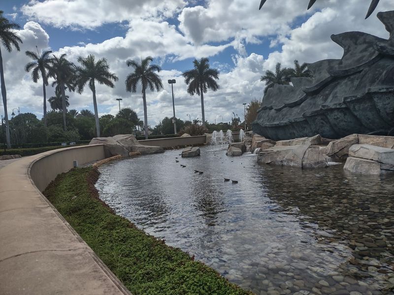 The Iguanas Who Call This Monument Home