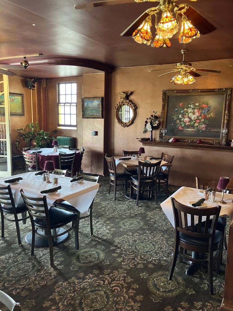 Free Breakfast, Free Parking, and Friendly Extras