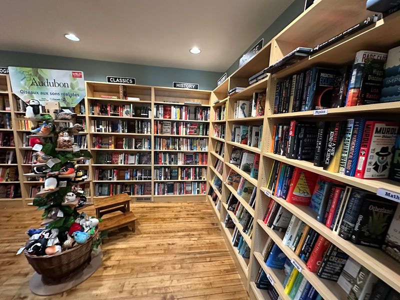 The Community Puzzle Table