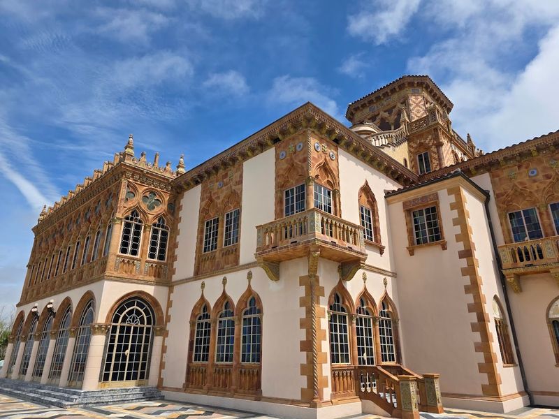 Architecture That Competes With The Art Inside