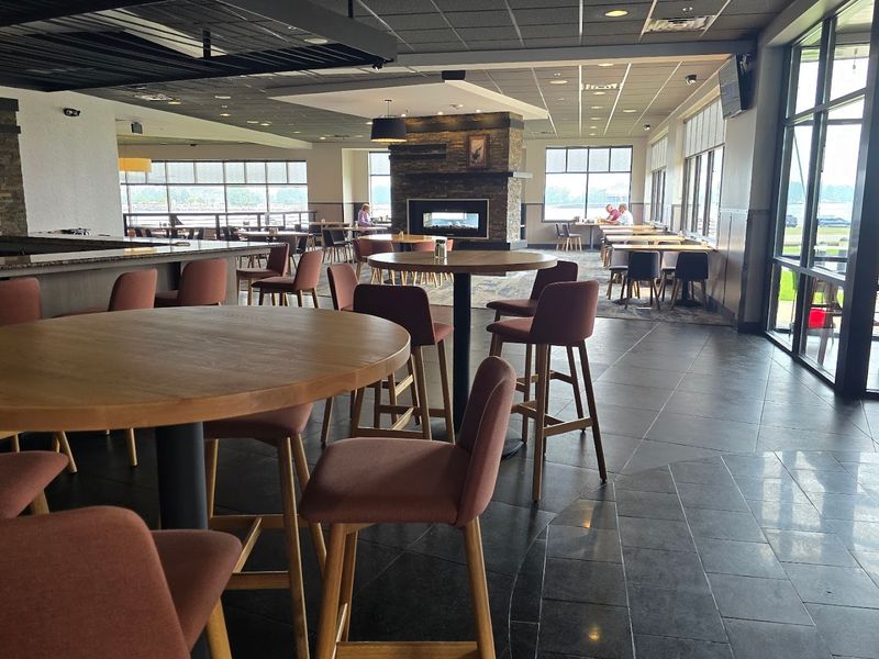Freighters Eatery & Taproom