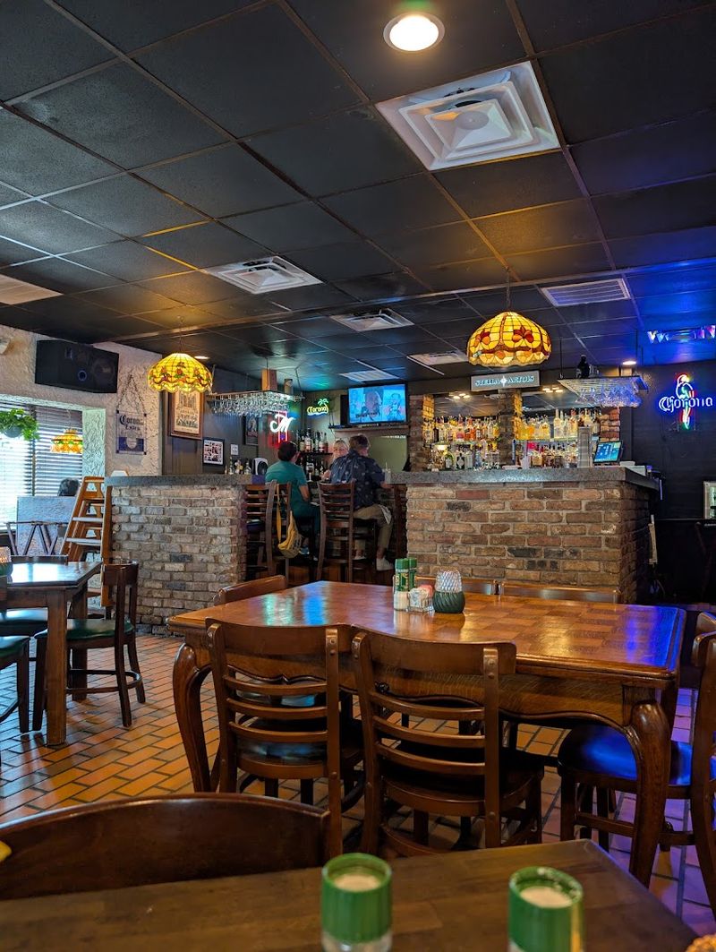 Servers Who Actually Make The Night Better