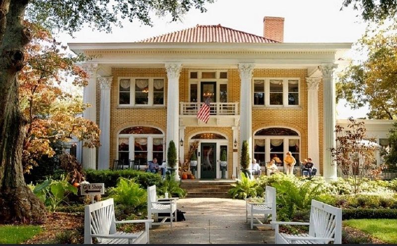 Blue Willow Inn (Social Circle)