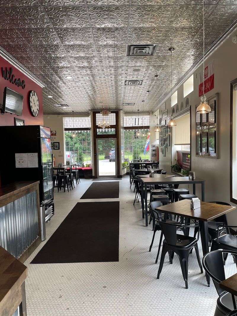 Family-Owned Hospitality That Regulars Keep Coming Back For