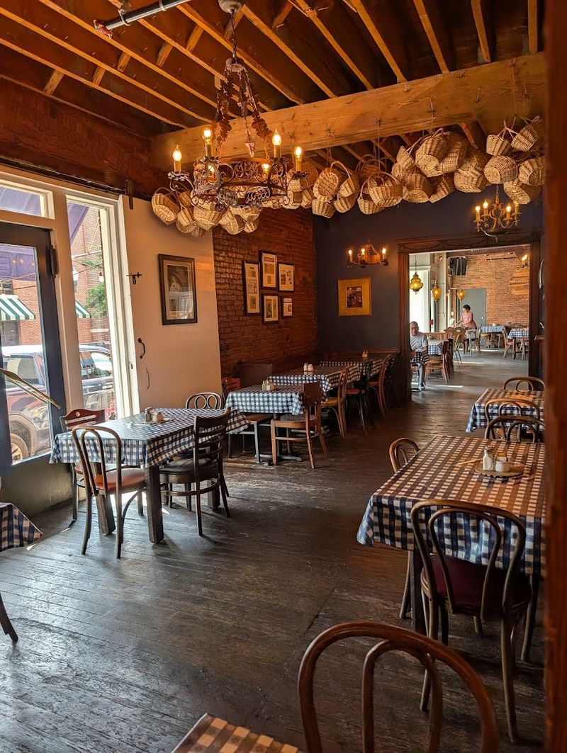 The Cozy Atmosphere That Makes You Want To Stay All Day