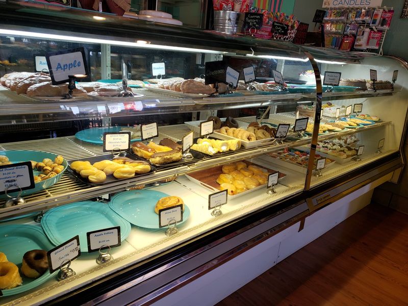 Fresh-Baked Favorites Keep Locals Coming Back Fresh-Baked Favorites Keep Locals Coming Back