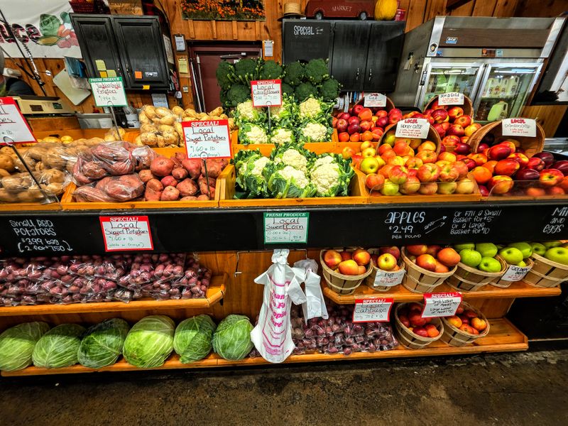 Farm-Fresh Produce Picked That Same Morning