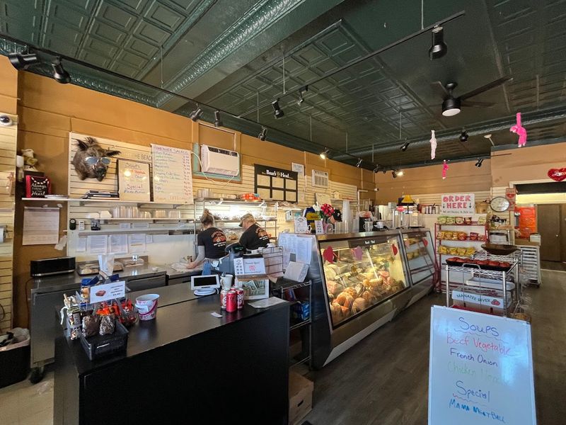 The Atmosphere: Small, Cozy, and Completely Unpretentious