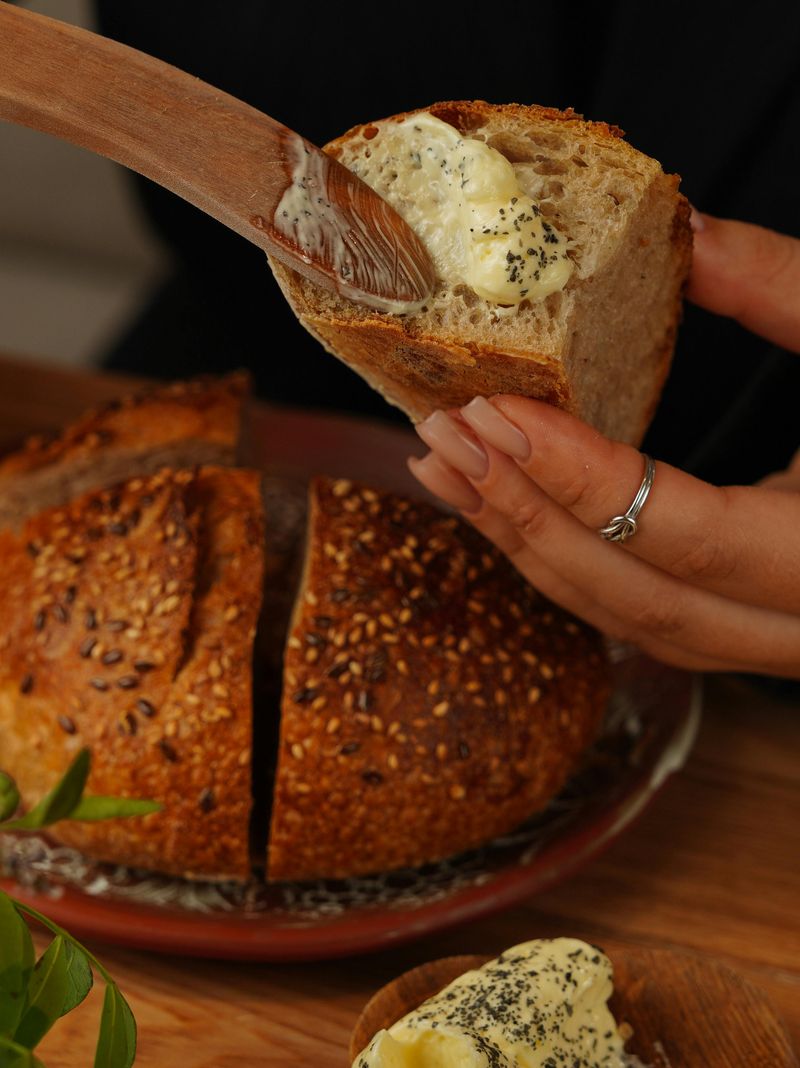 Fresh Bread With Herb Butter