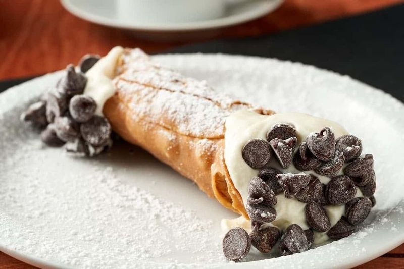 Fresh Cannoli For A Sweet Finale