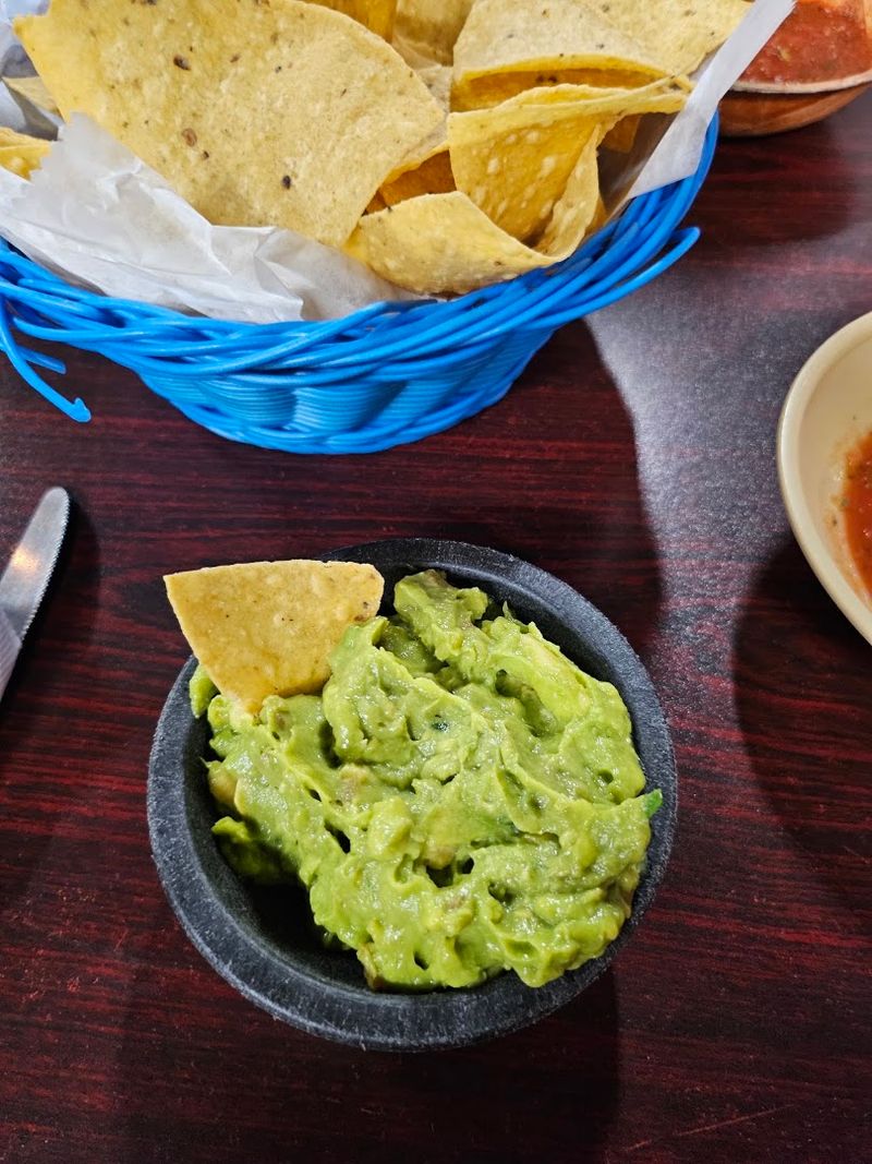 Fresh Chips And Salsa Start Things Off Right