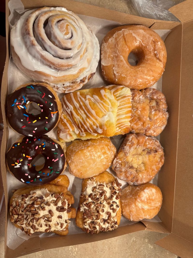 Fresh Donuts Made The Old-Fashioned Way