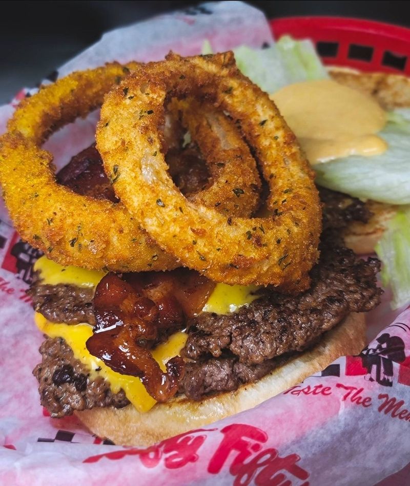 Fresh-Ground Burgers Are A Big Deal Here Fresh-Ground Burgers Are A Big Deal Here