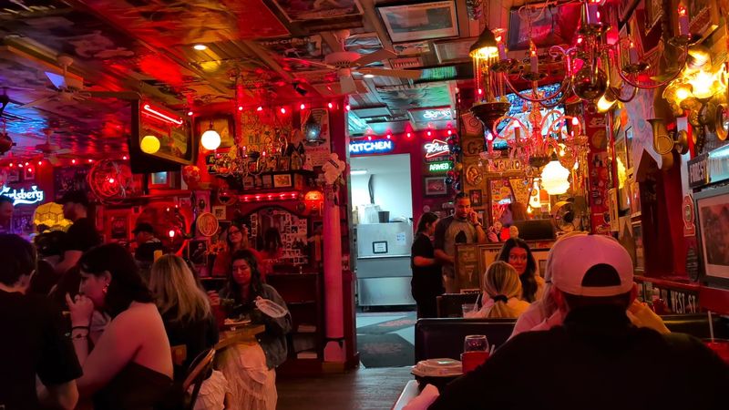 Live Music That Transforms Dinner Into An Event