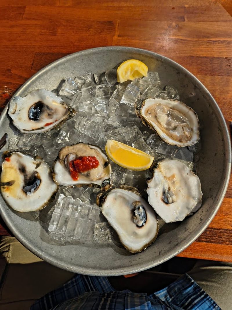 Fresh Oysters Take Center Stage Fresh Oysters Take Center Stage