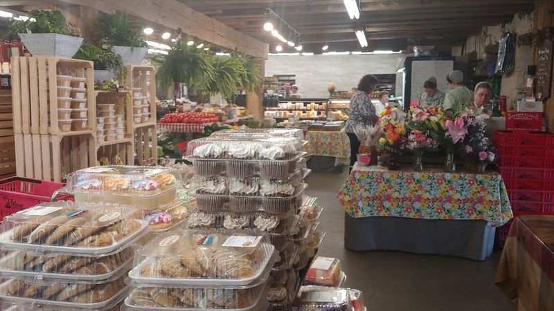 Gift Baskets and Hospitality That Set the Tone