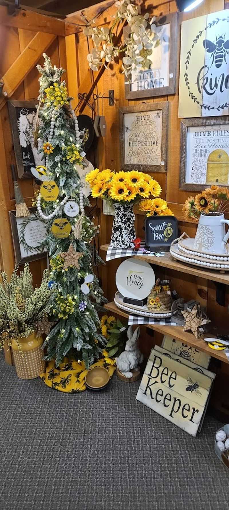 Fresh Produce and Seasonal Finds