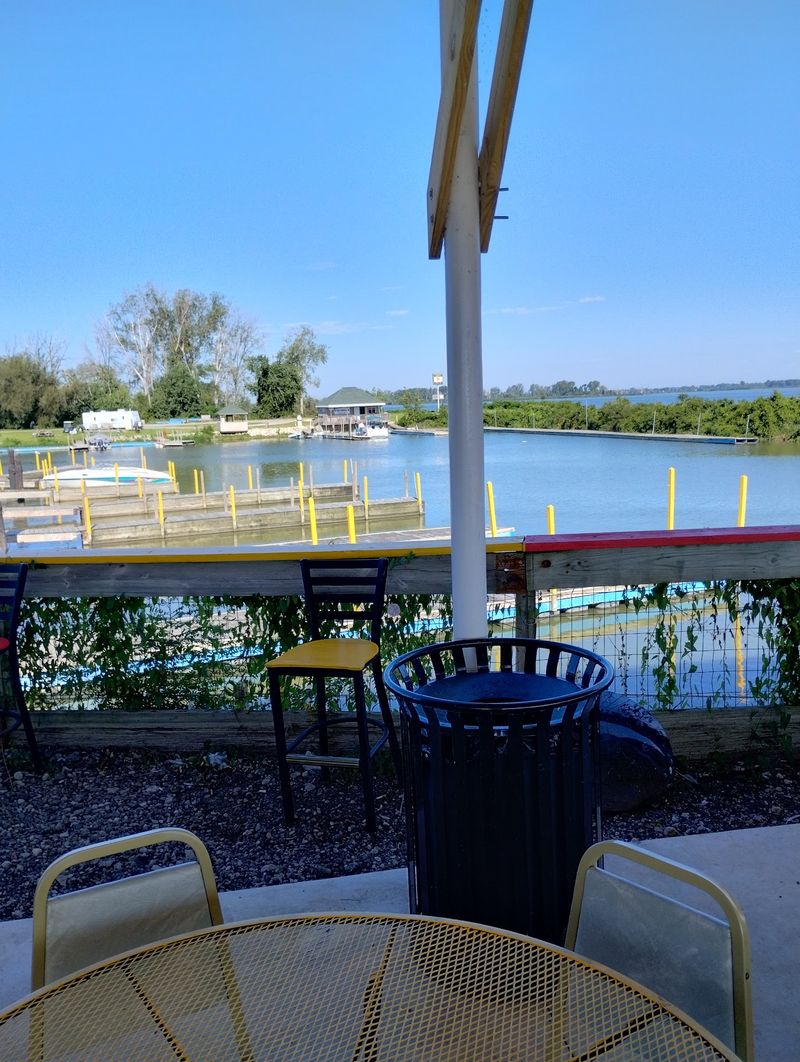 Fresh Seafood With A River View Is Worth The Detour Fresh Seafood With A River View Is Worth The Detour