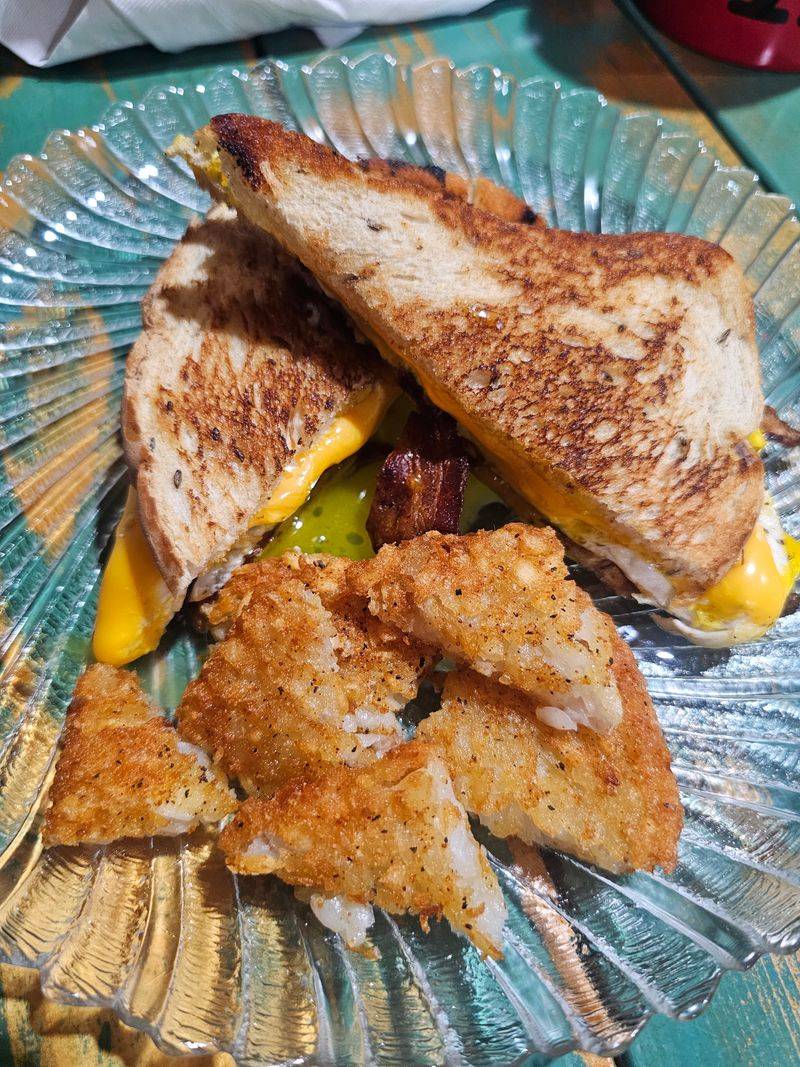 Edge of Town – Lee