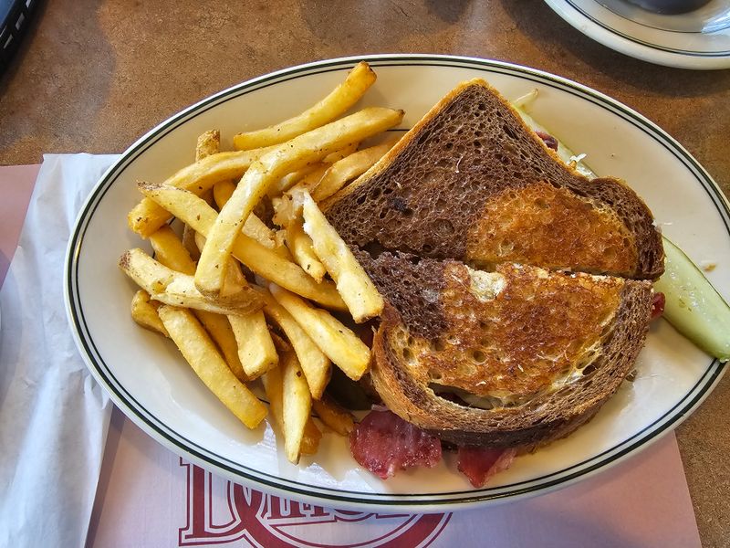 The Portion Size Makes Your Eyes Pop