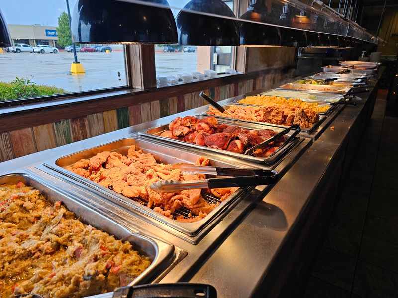 Fried Chicken And Catfish That Redefine Buffet Standards
