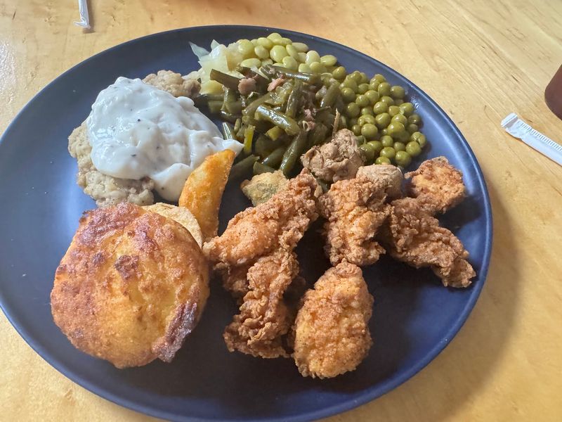 Fried Chicken That Earns Its Crown Fried Chicken That Earns Its Crown