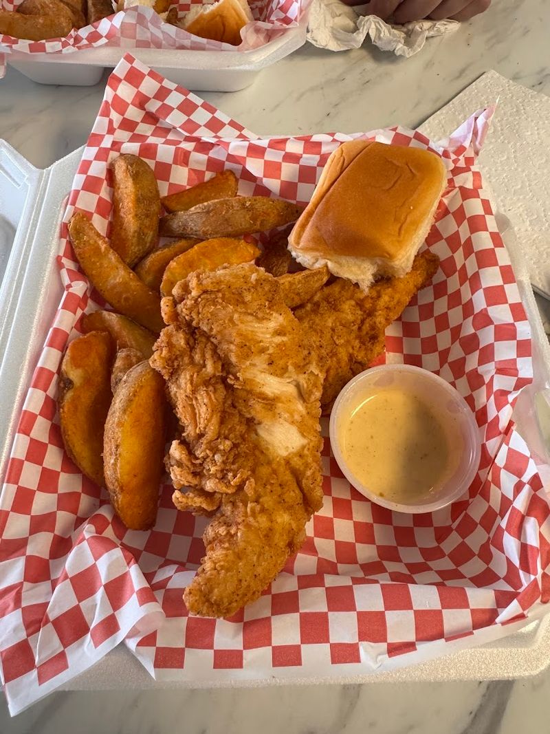 Fried Chicken That Honestly Deserves Its Own Fan Club Fried Chicken That Honestly Deserves Its Own Fan Club