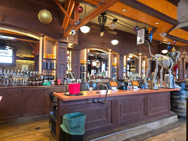 Black Dog Smoke & Ale House – Champaign