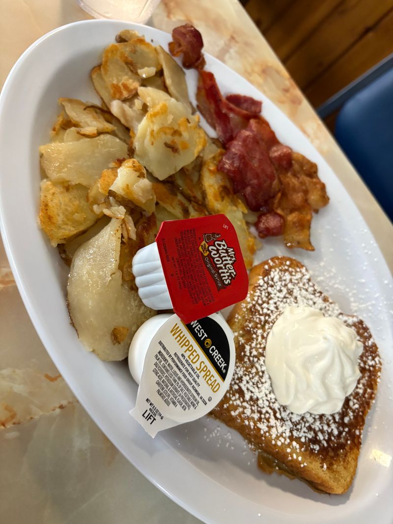 Breakfast And The Midday Fly In Crowd