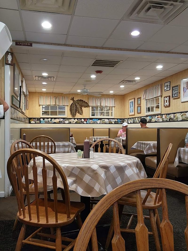 Friendly And Attentive Service That Makes Every Visit Comfortable Friendly And Attentive Service That Makes Every Visit Comfortable