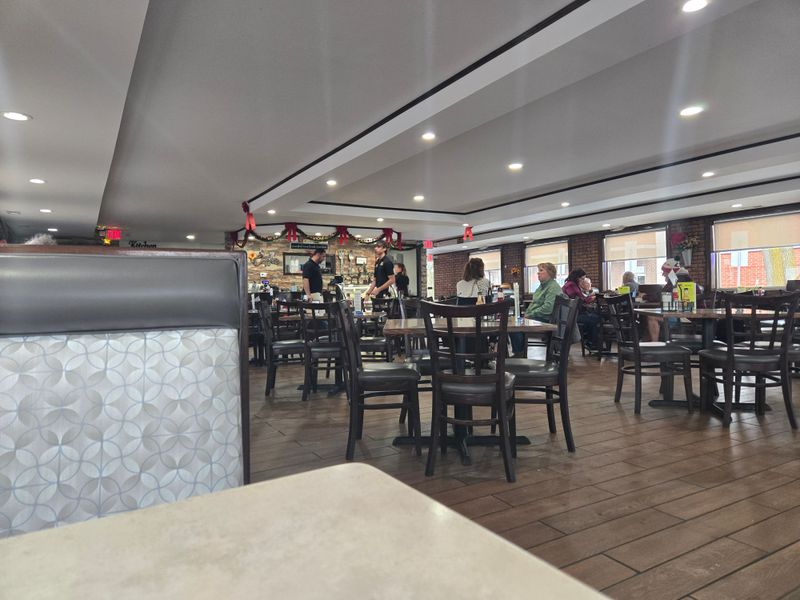 Comfortable Diner Ambiance, Clean And Welcoming