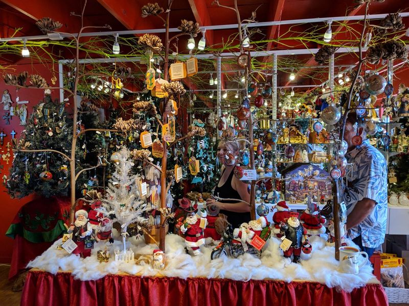 Friendly Help And Ornaments That Travel Well Friendly Help And Ornaments That Travel Well