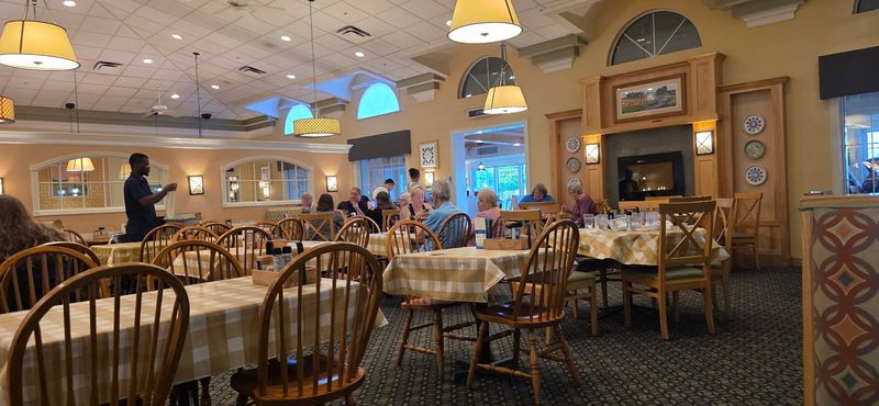Friendly Servers And A Calm, Cozy Room Friendly Servers And A Calm, Cozy Room