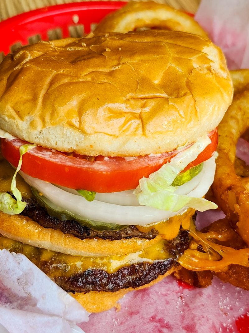 Comfortable Atmosphere For Any Hour