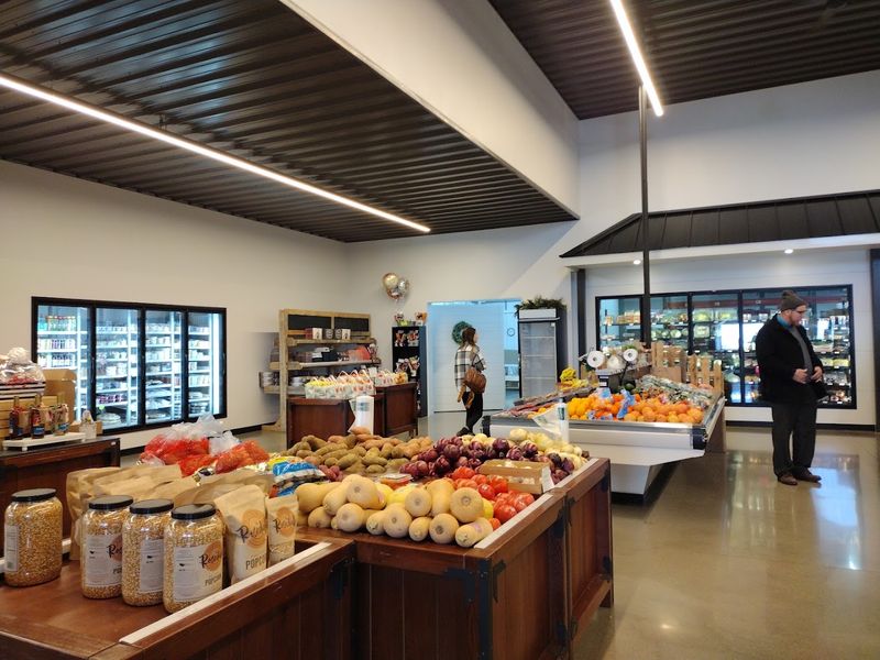 Friendly service and the easygoing crowd it attracts Friendly service and the easygoing crowd it attracts