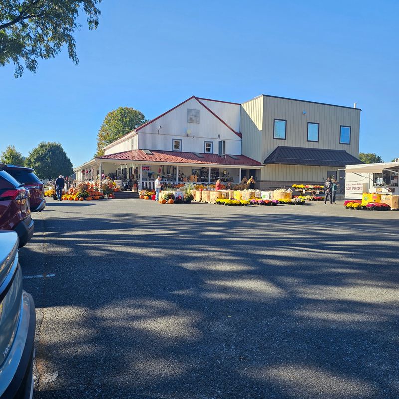 Bird-in-Hand Bake Shop (542 Gibbons Rd, Bird in Hand, PA 17505)